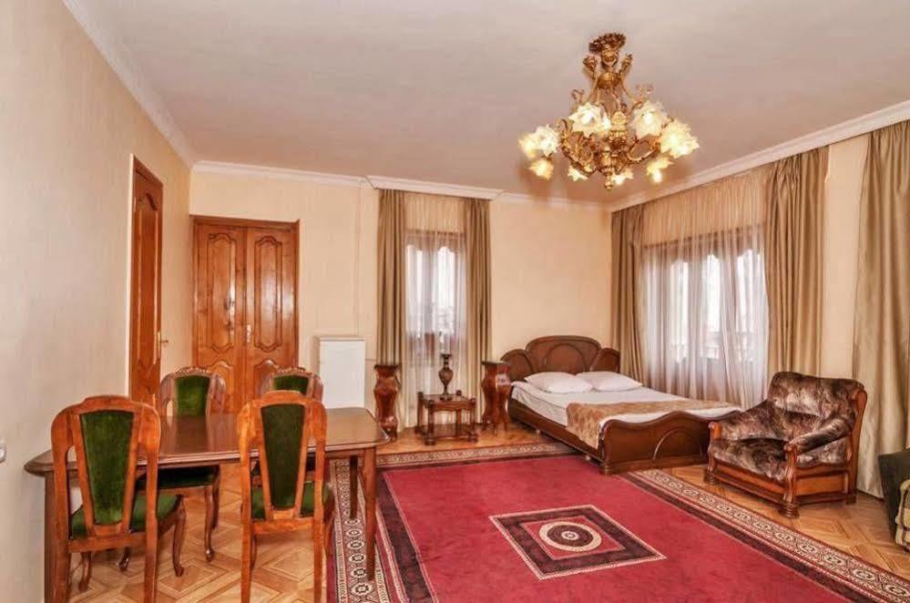 Hotel Vip Τυφλίδα Εξωτερικό φωτογραφία