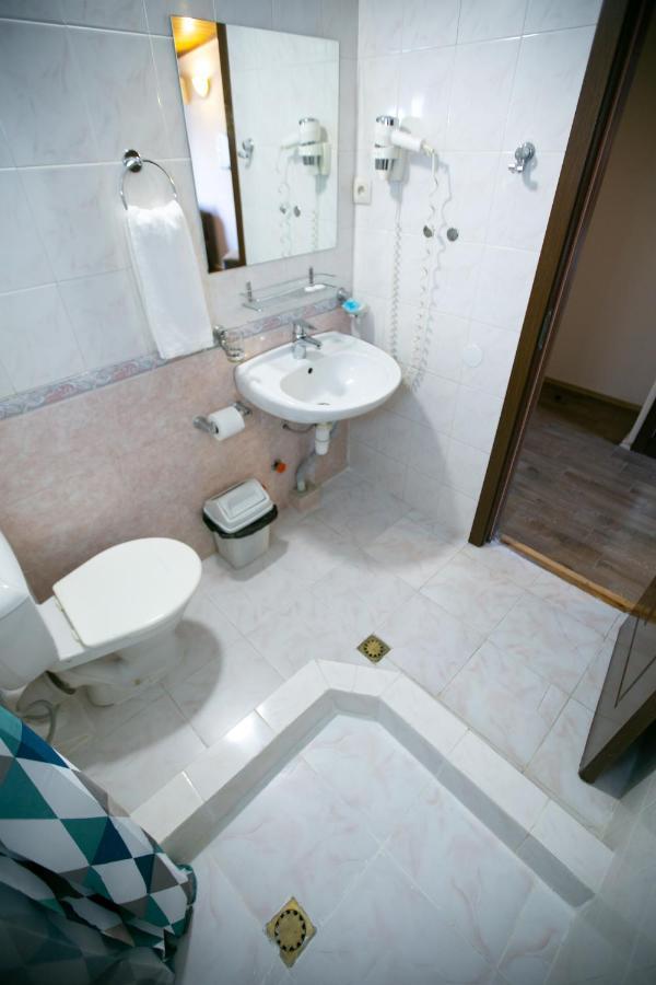 Hotel Vip Τυφλίδα Εξωτερικό φωτογραφία